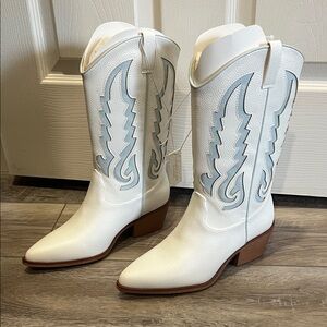 New Altar’d State White and Baby Blue Boots, size 7.5